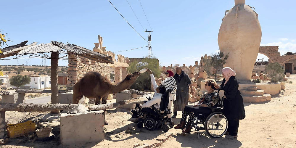 Personne en situation d'handicap entrain de faire une activité en Tunisie